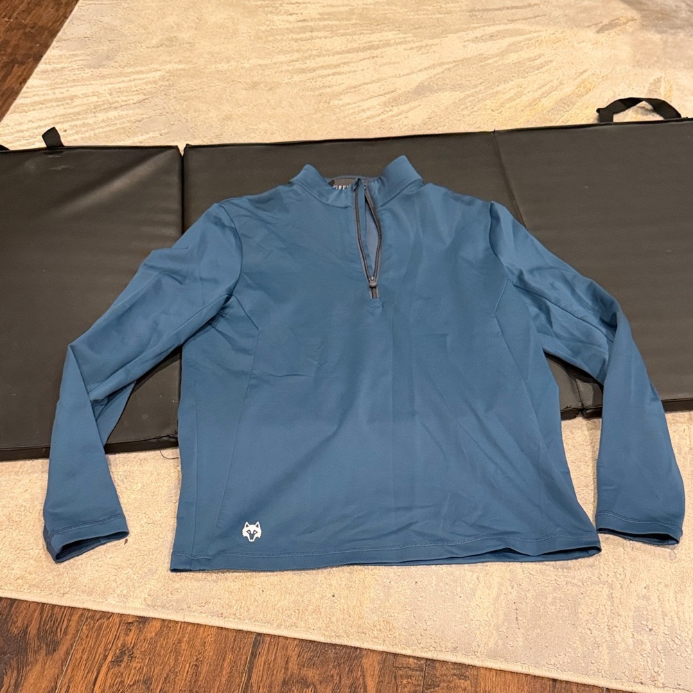 Greyson Sequoia 1/4 Zip Pullover Mens Size small blue and grey EUC wolf logo